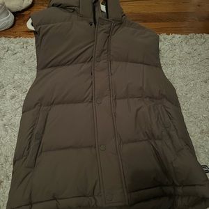 Aritiza brown super puff vest